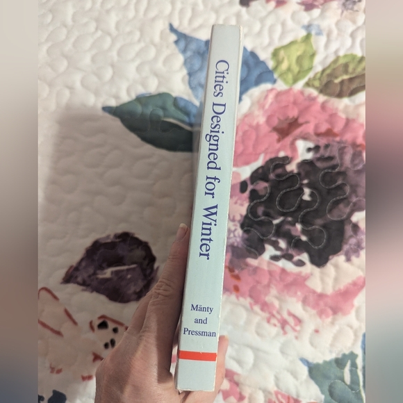 Cities Designed for Winter book - Picture 5 of 5